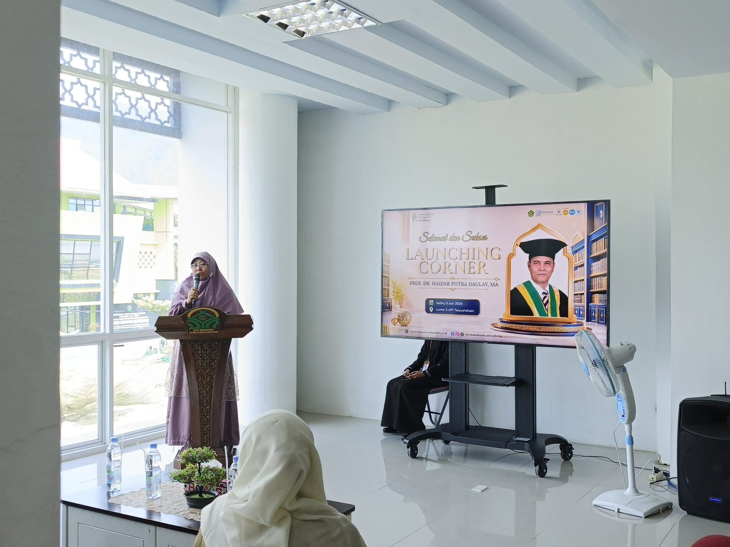 Suasana Ruang Baca