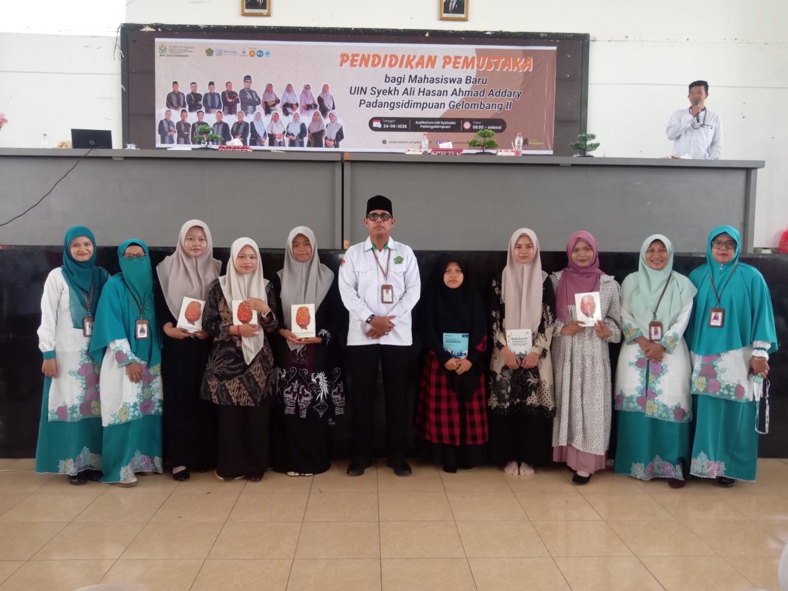 Ruang Baca dan Fasilitas